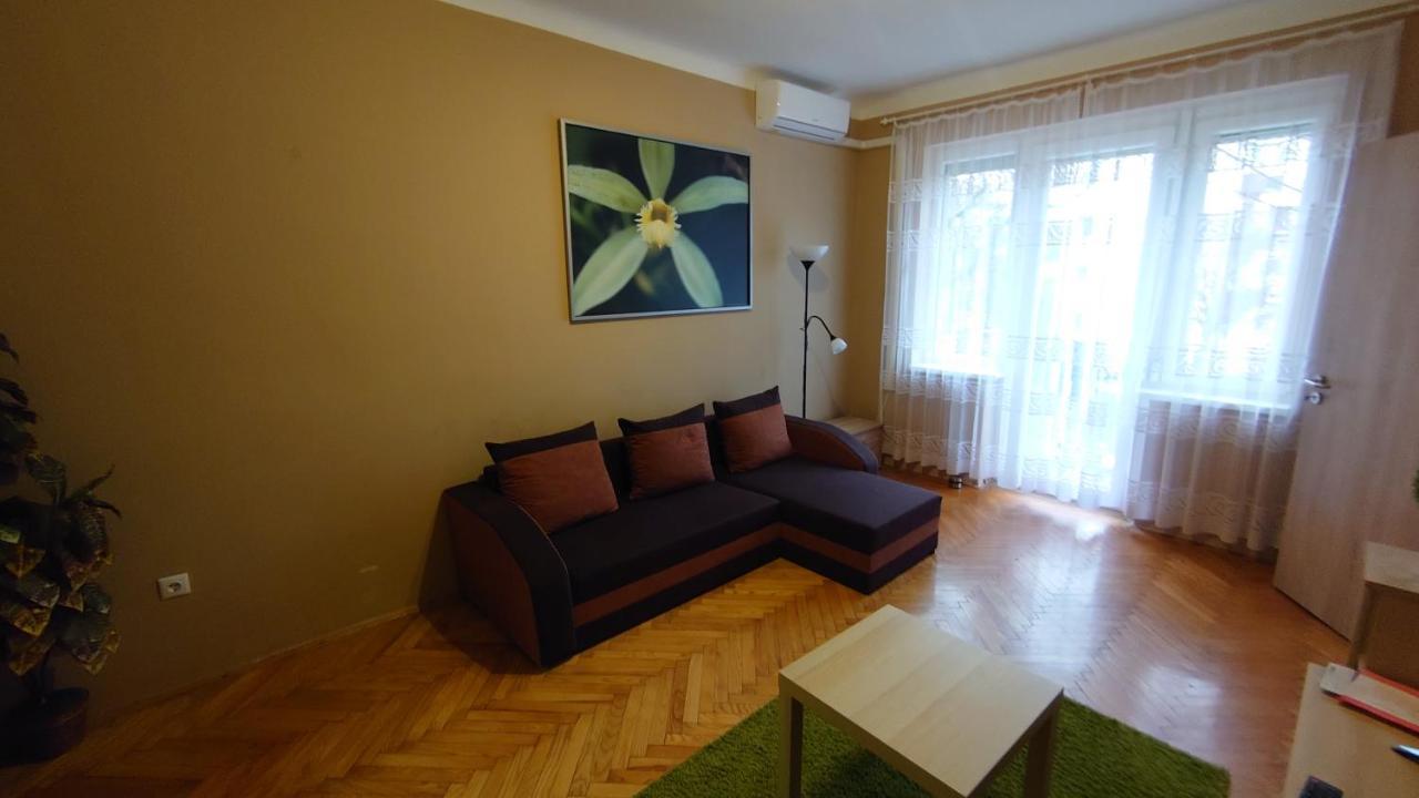 Koroesi Apartman Pécs Buitenkant foto