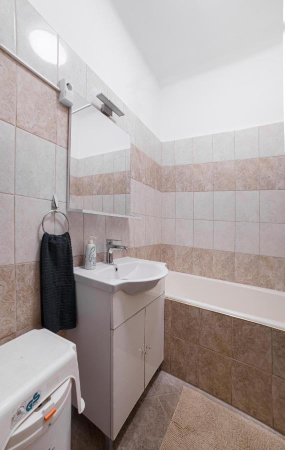 Koroesi Apartman Pécs Buitenkant foto