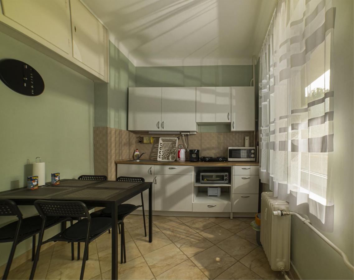 Koroesi Apartman Pécs Buitenkant foto