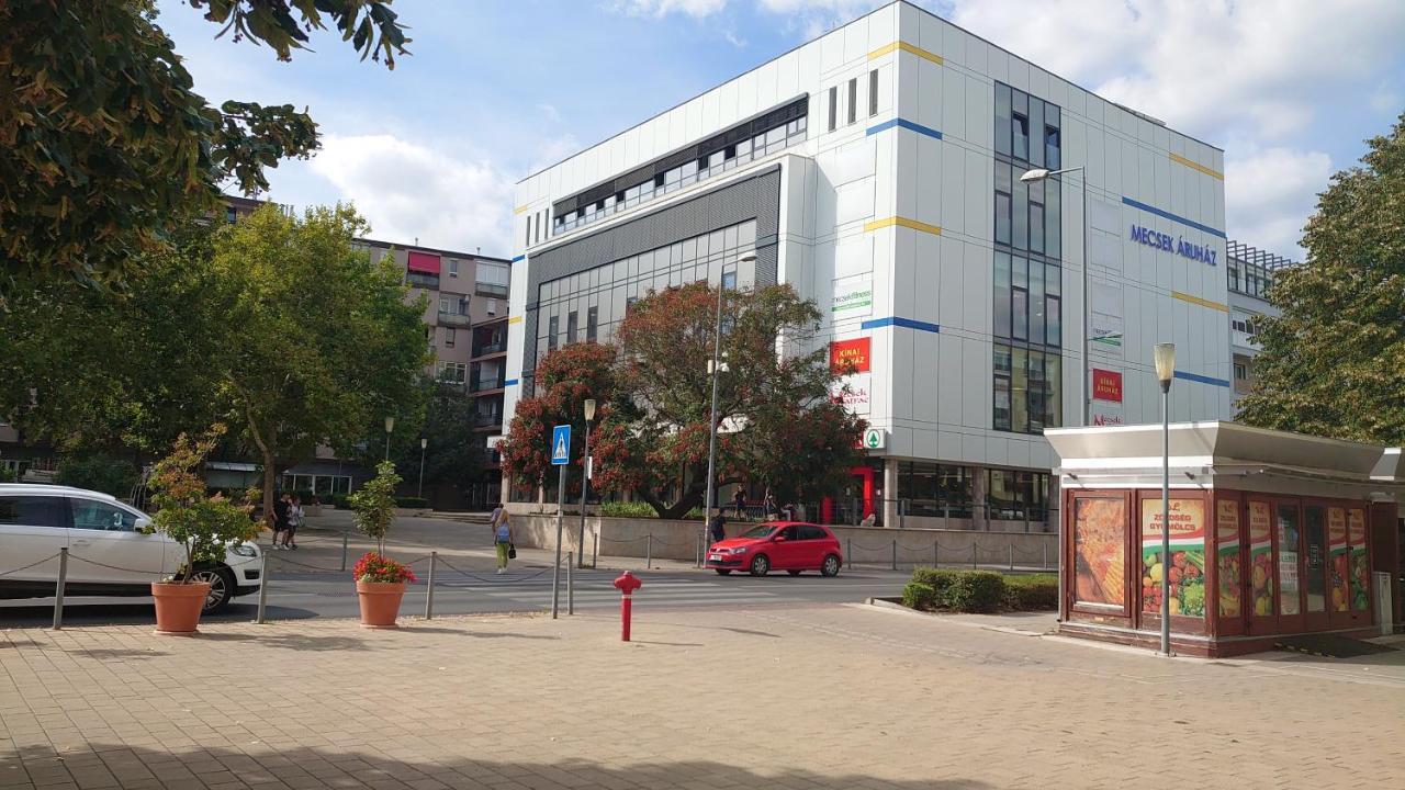 Koroesi Apartman Pécs Buitenkant foto